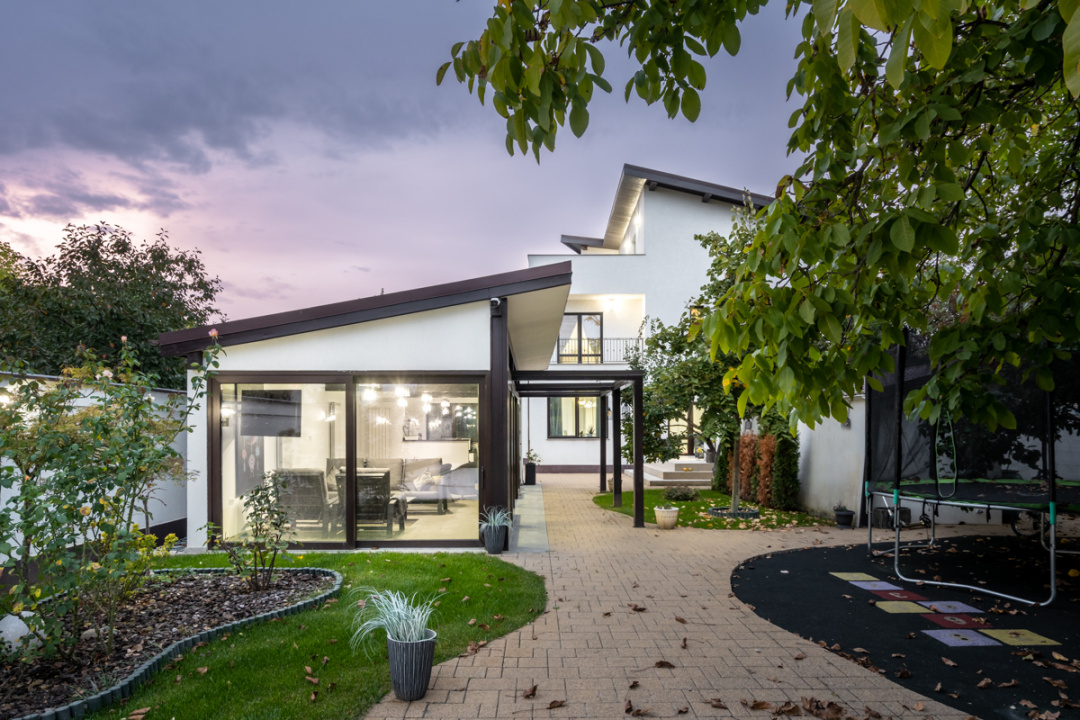BRANESTI - PRIMARIE, VILA PREMIUM 380 MP, LOT 1500 MP, PISCINA! 