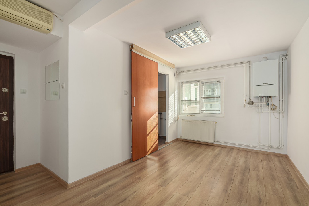 UNIRII - EMIL BOTTA - APARTAMENT 4 CAMERE 96 MP - CENTRALA PROPRIE!