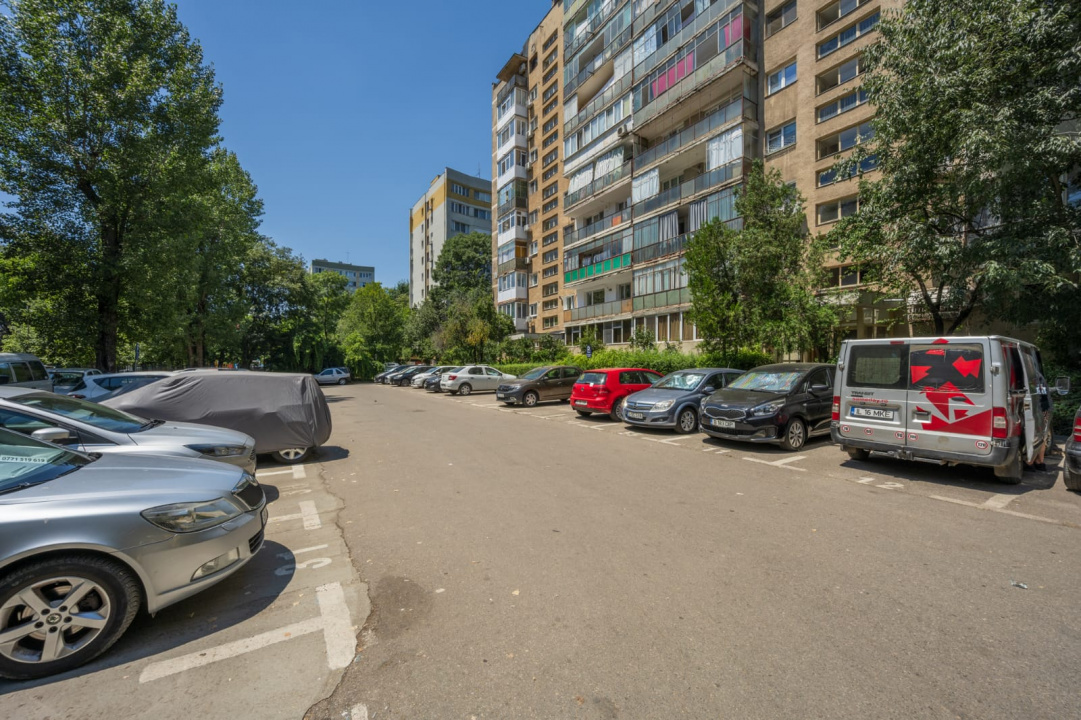 BASARABIA - METROU COSTIN GEORGIAN, 2 CAMERE 50 MP, ETAJ 4!