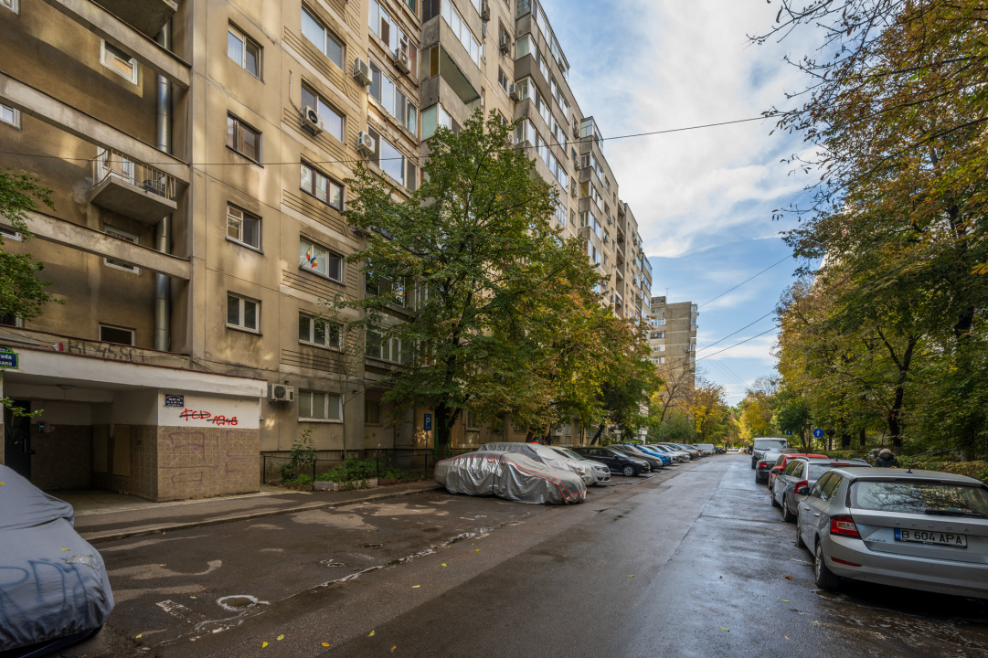 TINERETULUI - VISANA, APARTAMENT 2 CAMERE 53 MP, ETAJ 1, LA CHEIE!