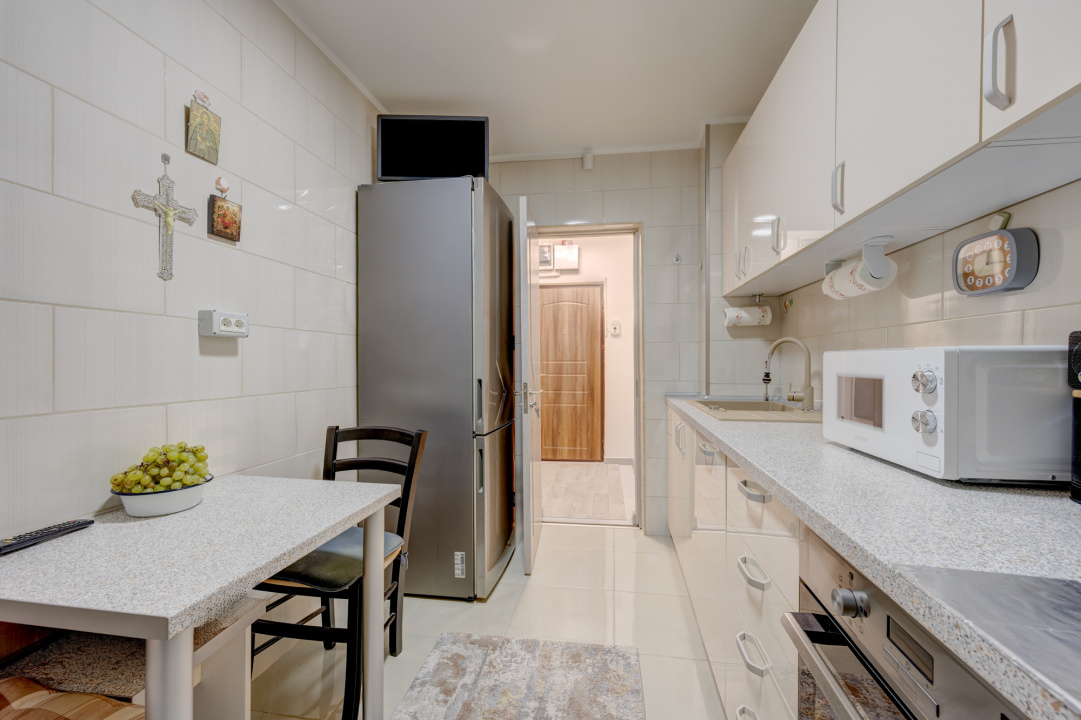 TINERETULUI - VISANA, APARTAMENT 2 CAMERE 53 MP, ETAJ 1, LA CHEIE!