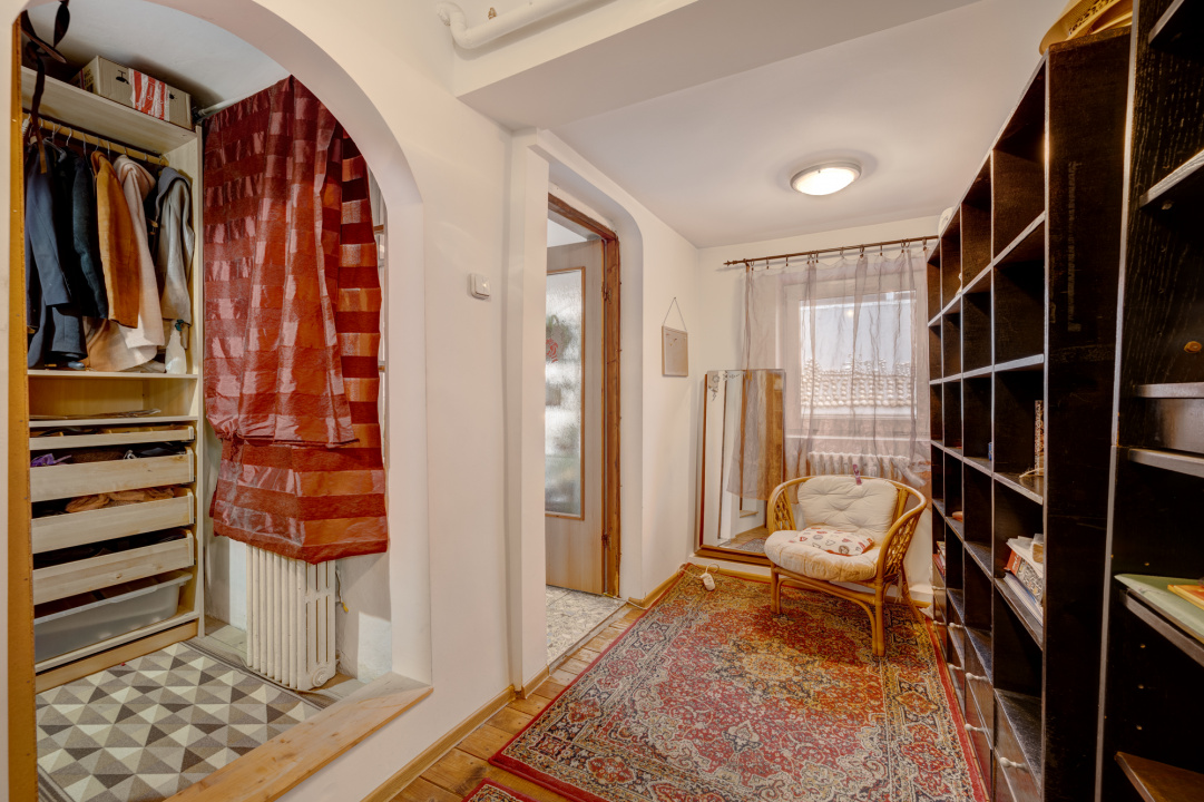 VIILOR - ECHINOCTIULUI, CASA 211 MP UTILI, LOT 460 MP!