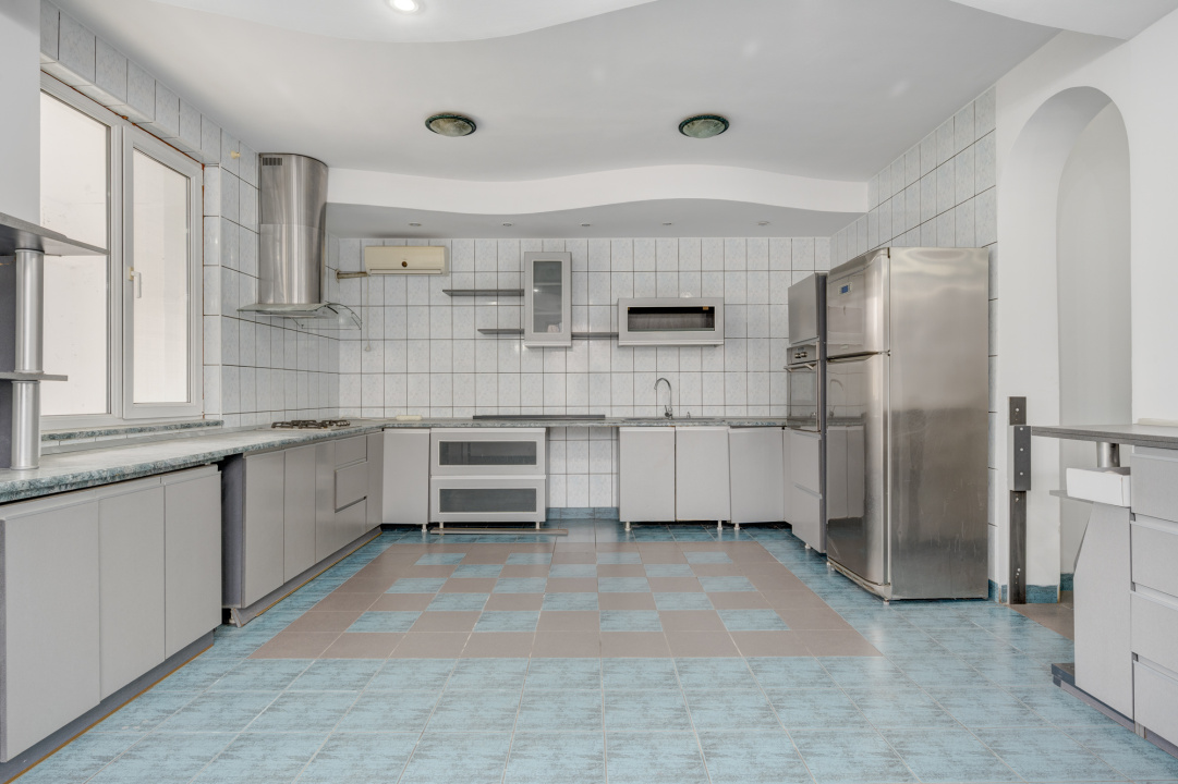 UVERTURII - CETATEA DE BALTA, VILA 436 MP UTILI, LOT 300 MP!