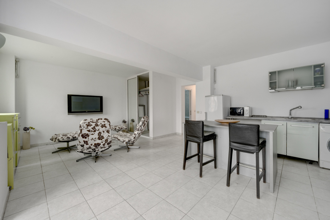 MATEI BASARAB - LABIRINT, APARTAMENT 2 CAMERE 53 MP, BLOC 2001, ETAJ 4!