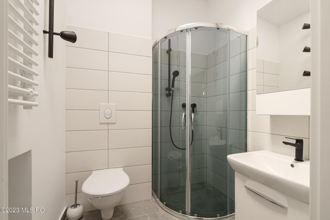 COTROCENI-GRADINA BOTANICA STUDIO LA CHEIE, 33 MP!