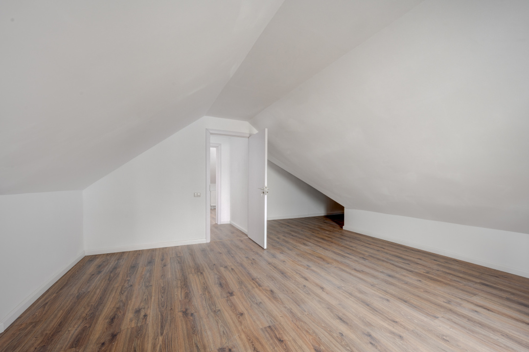 DOMNESTI - INTRAREA FOISORULUI, VILA 245 MP TOTAL, LOT 357 MP!